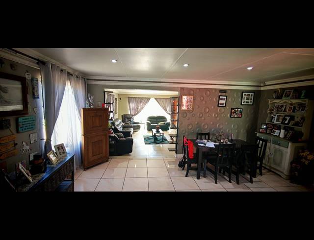 3 BEDROOM HOUSE FOR SALE IN ALBERTSDAL